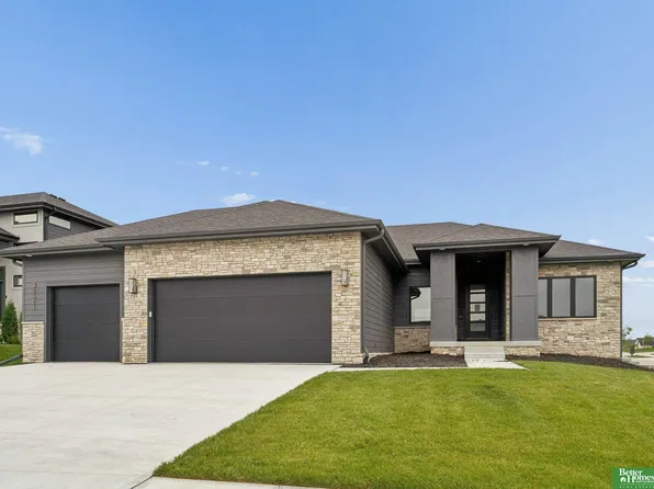3321 S 212th St, Elkhorn, NE 68022