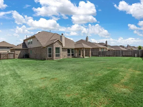 31911 Casa Linda Dr, Hockley, TX 77447