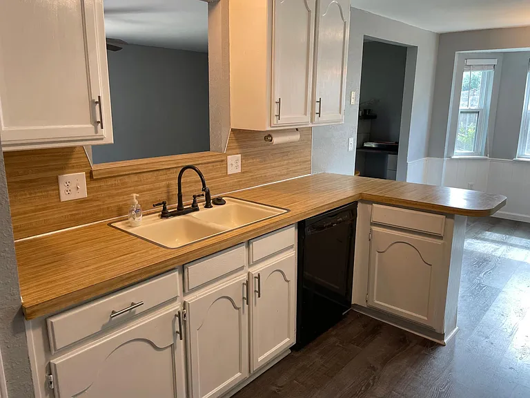 Kitchen (View #2)