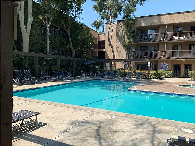 22100 Burbank Blvd #22100 — Photo 21