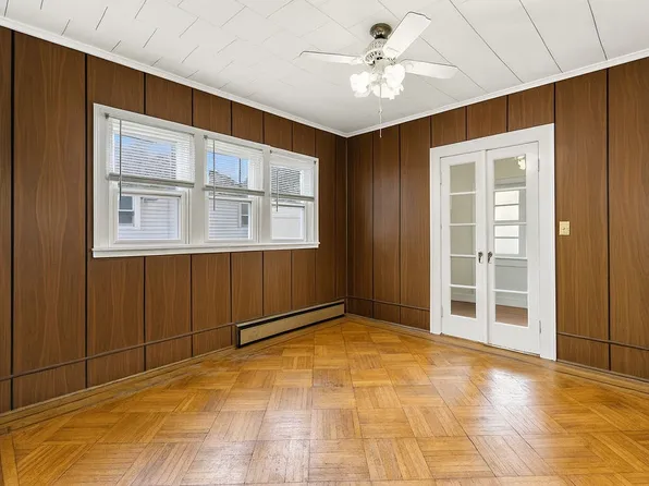 96-20 160th Avenue image 5 of 19