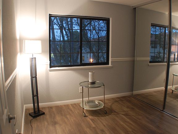 2nd image of 418 Kenbrook Cir