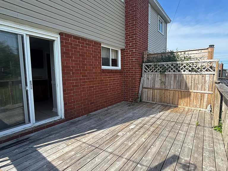 152 Hampton Grn — Photo 18