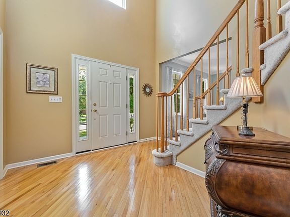 3rd image of 208 Curtis Court