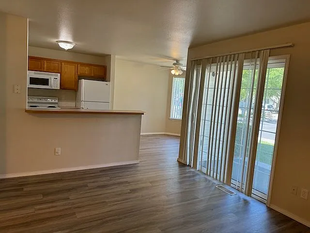 158 N Seafury Ln #101 — Photo 1