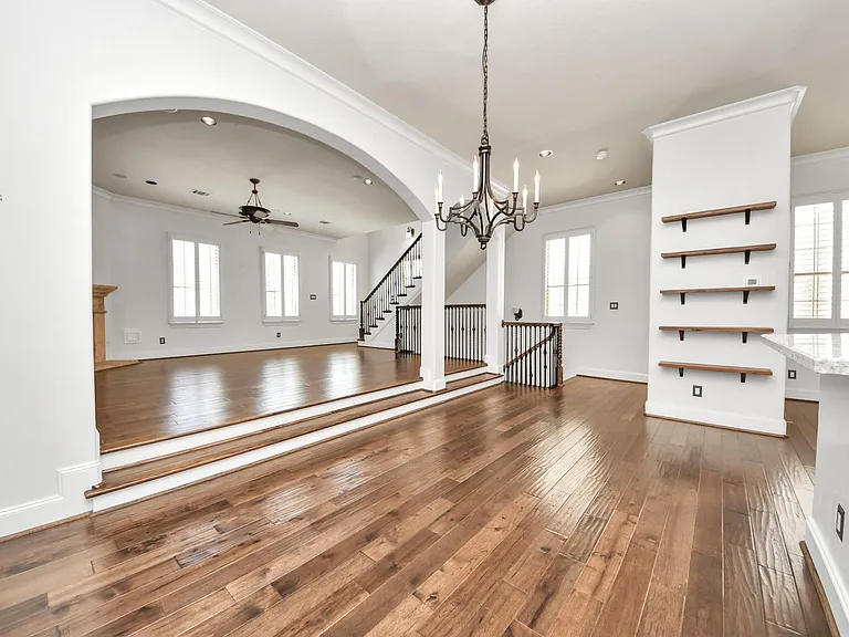 710 Jackson Hill St — Photo 13