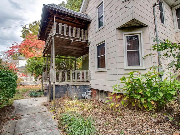 4th image of 725 Randle St
