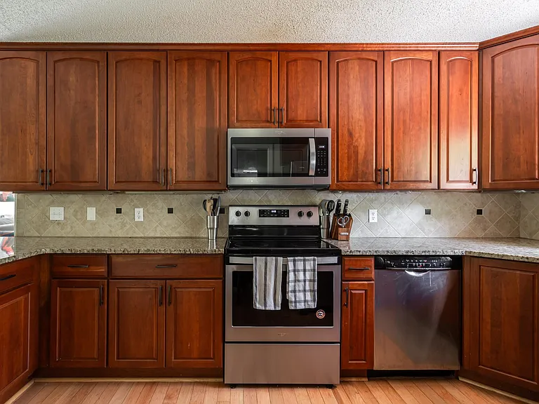 18 Windsong Pl — Photo 8