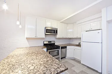 Rented by R New York