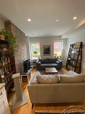 Rented by Realty Collective | media 9