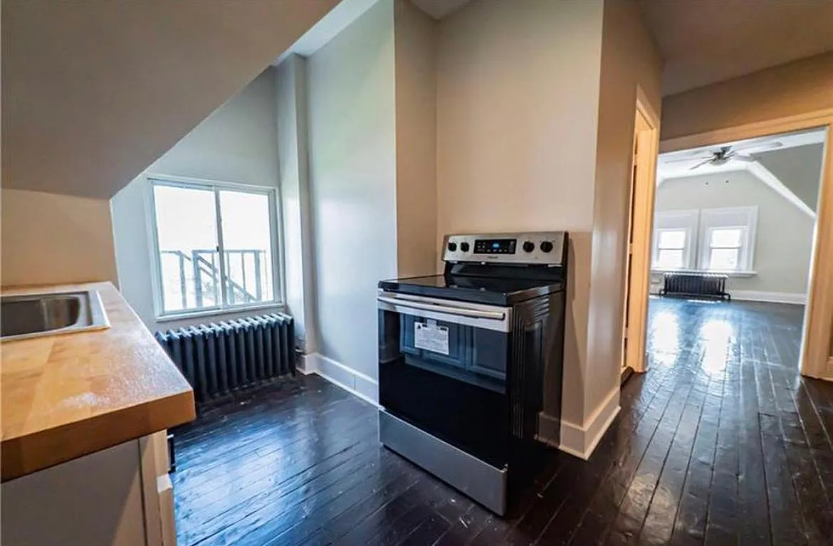 1228 Hodgkiss St — Photo 3