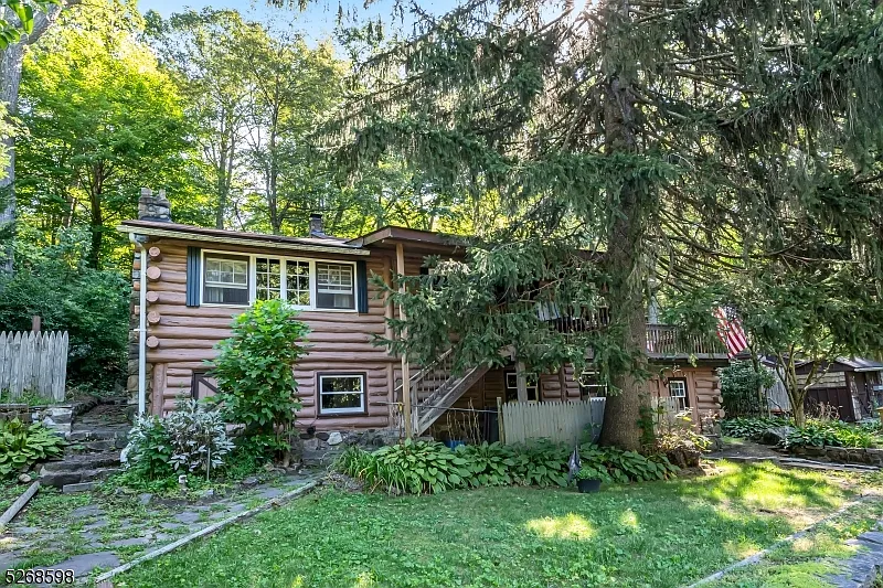 47 E Park Dr photo 1