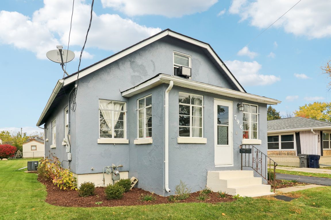 Parkway Ave-S2910-001.jpg