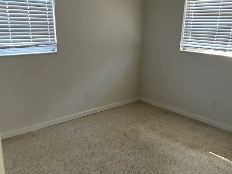 340 Glen Oak Rd — Photo 5