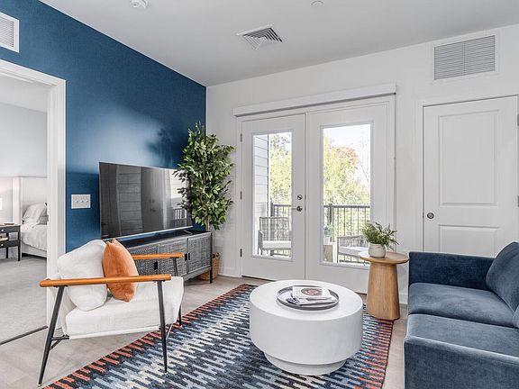 3rd image of 1300 Greenwood Ave #101
