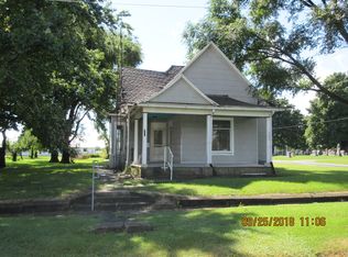 716 W Green St, Newman, IL 61942