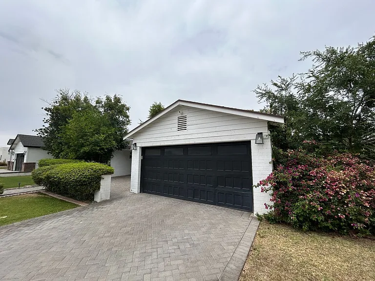 4016 E Avalon Dr — Photo 3