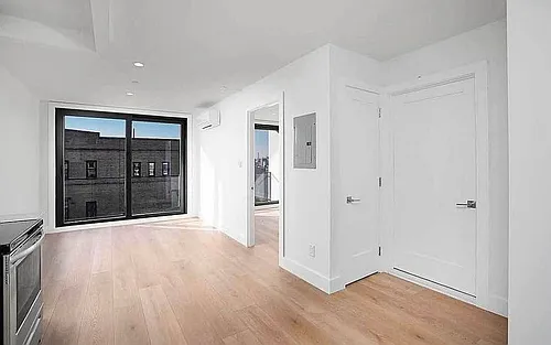 23-33 Astoria Blvd Photo 1