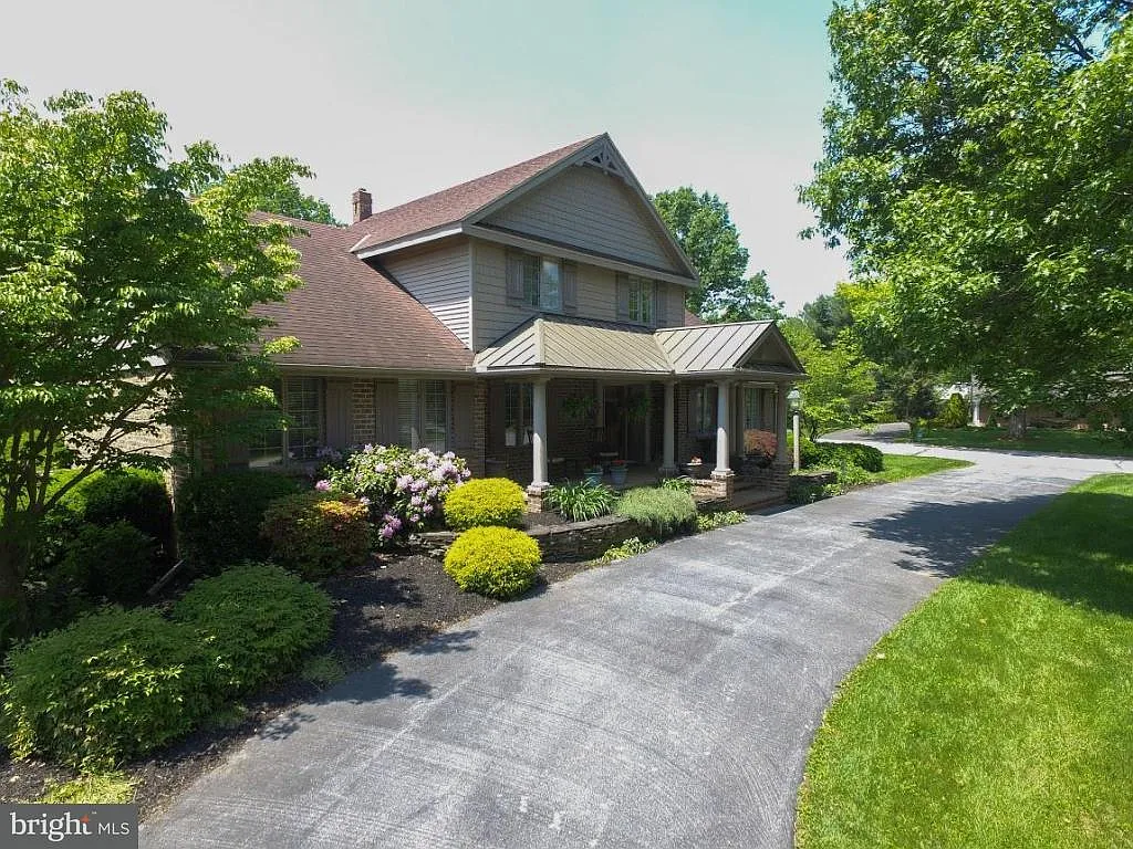 618 Heather Ln photo 1