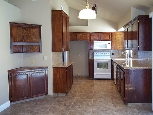 3rd image of 1648 E Serena Ave