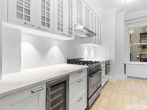 4th image of 103 E 86th St APT 6D
