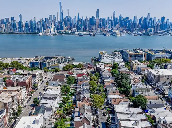 41 47th Street image 3 of 22