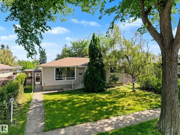 9723 76th St NW, Edmonton, AB T6C 2L1