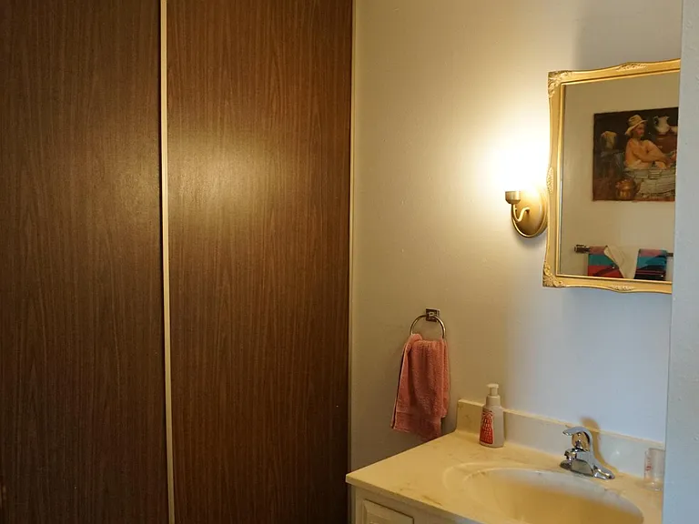 411 River St NE — Photo 8