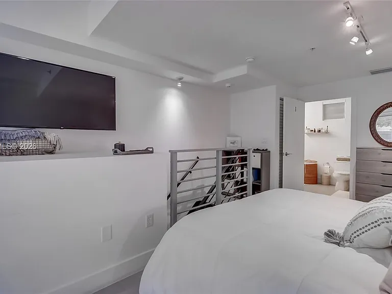 3339 Virginia St #323 — Photo 32