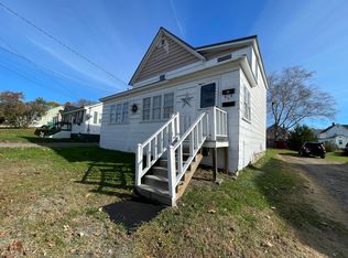 19 Cedar St, East Millinocket, ME 04430