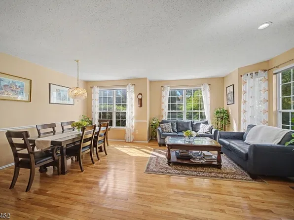 54 Wildflower Ln, Morris Twp., NJ 07960