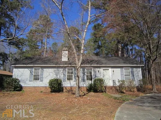 298 James Pl photo 1