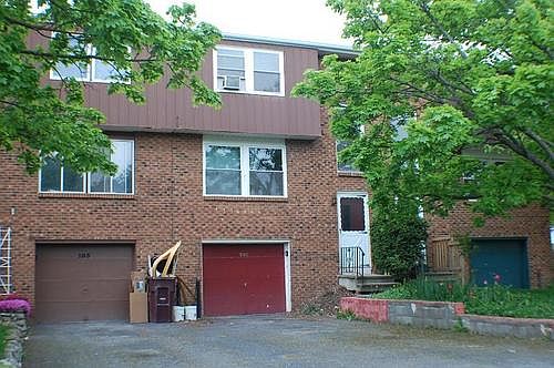 1st image of 105 Carriage Ct