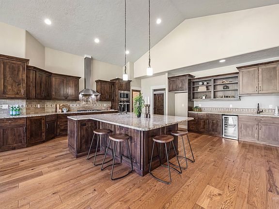 4th image of 6 Rim Canyon Ln