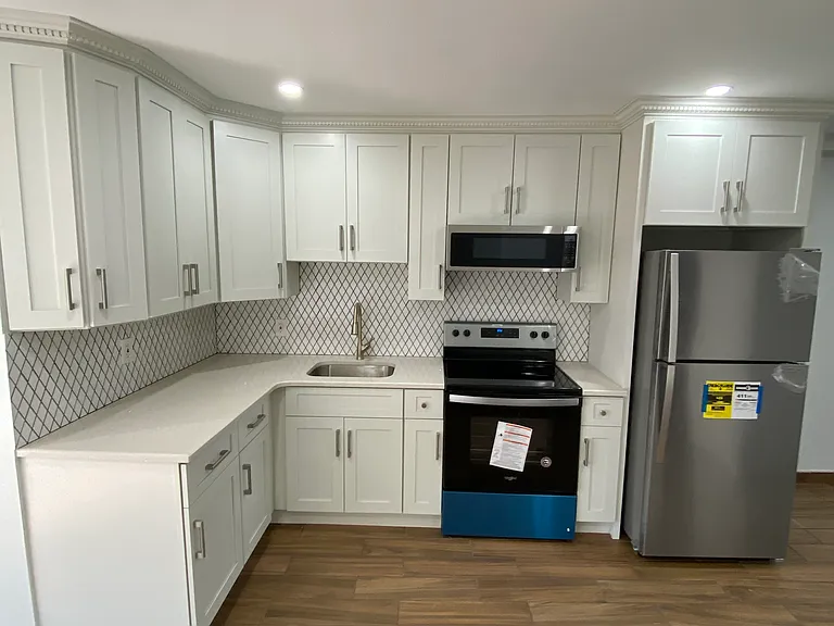 1240 Waring Ave #1 — Photo 4