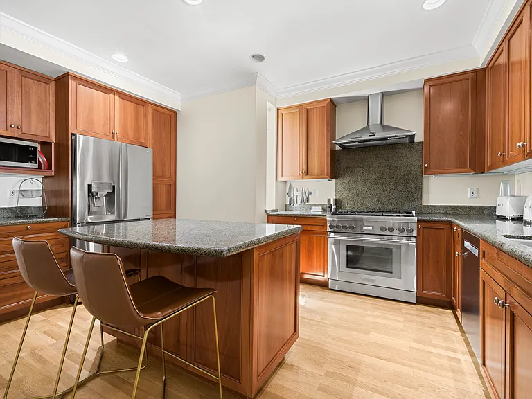 1081 Pine St #301 — Photo 28