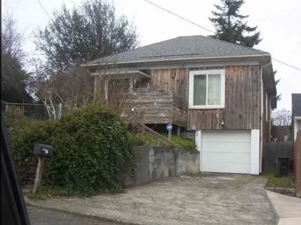 642 Clark St, North Bend, OR 97459