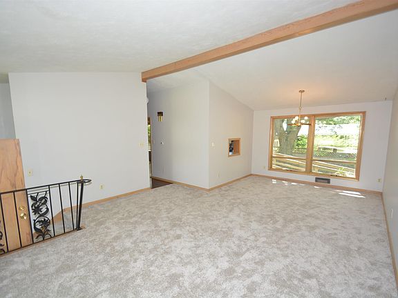 2nd image of 3131 Court St
