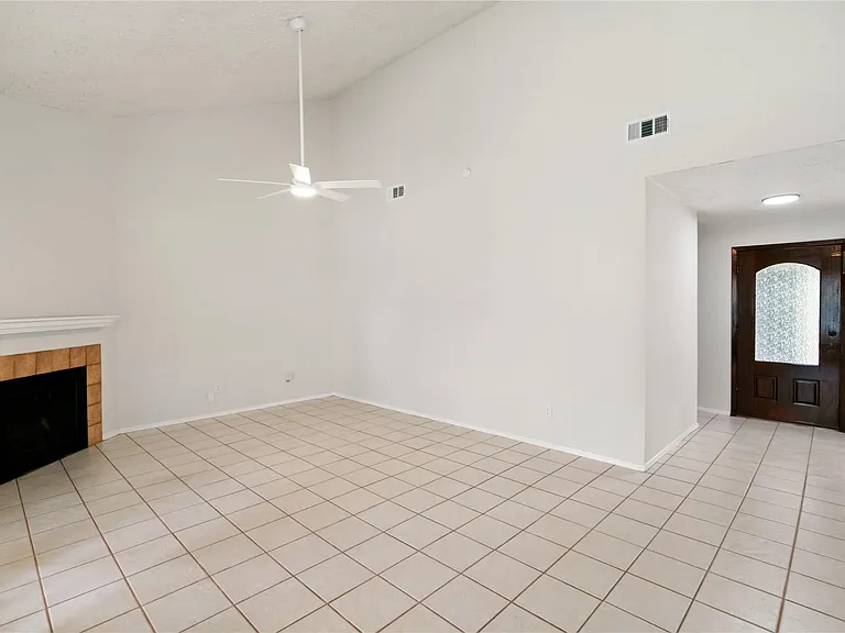11111 Drakeland Dr — Photo 4