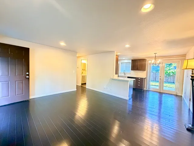20628 NE 75th Pl — Photo 5