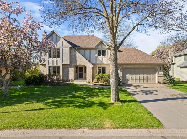 8917 Cambridge Ave N, Brooklyn Park, MN 55443
