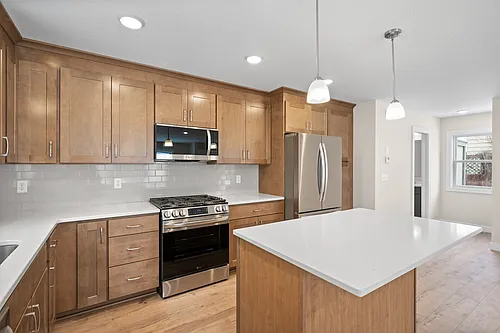 820 26th Ave NE #1 Photo 1