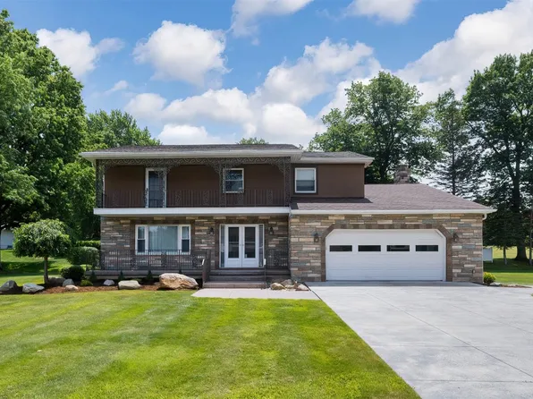 1119 Spring Valley Dr, Erie, PA 16509