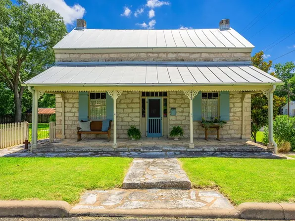 419 W San Antonio St, Fredericksburg, TX 78624