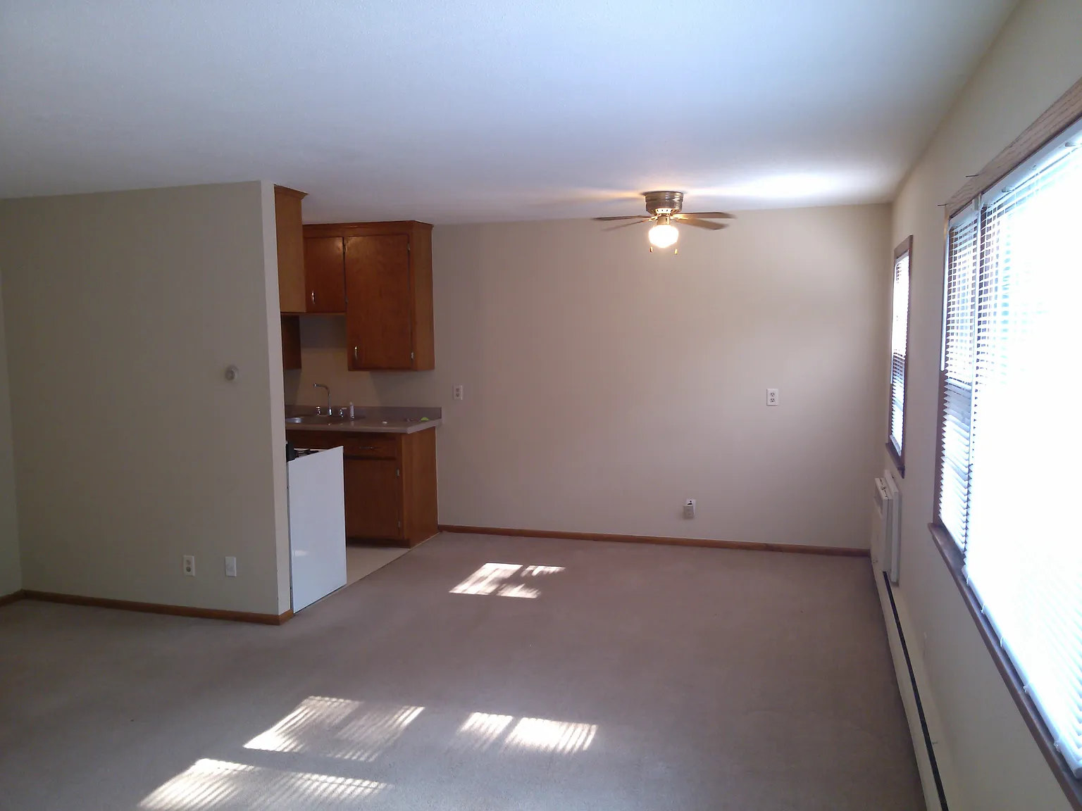 15 W Diamond Lake Rd — Photo 2