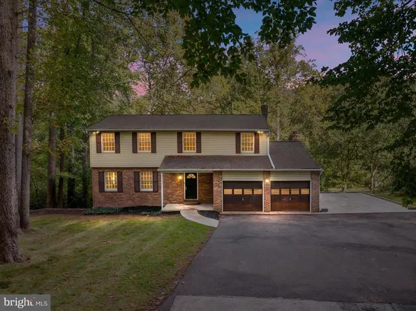 5200 Cottonwood Dr, Lothian, MD 20711