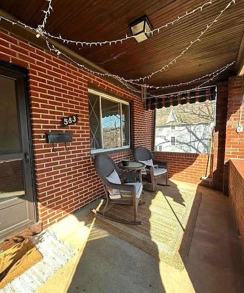 583 Neeb St — Photo 2
