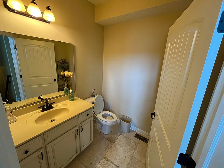 1936 Heathrow Dr — Photo 9