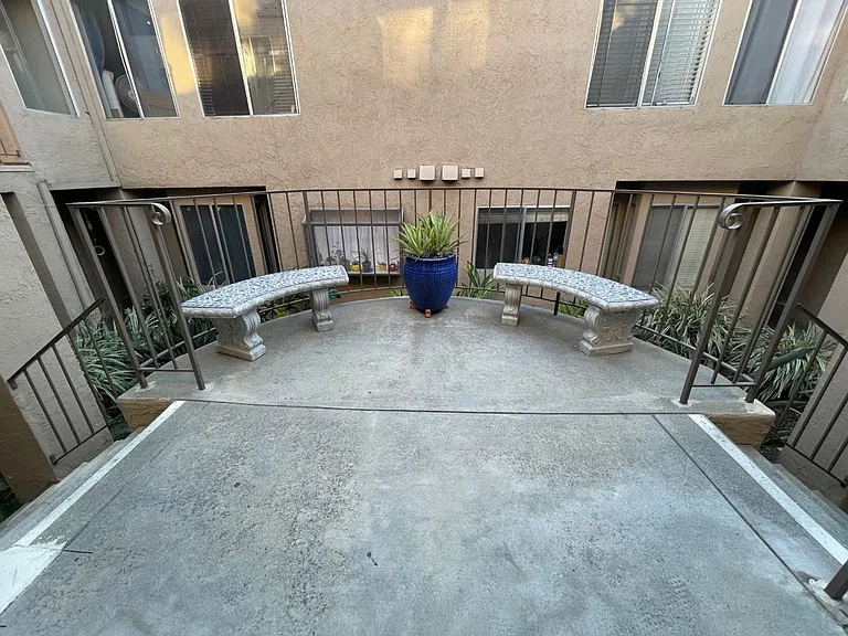 1137 Arbor Ln — Photo 18