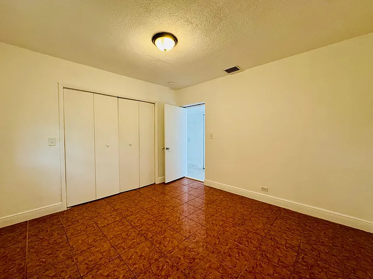 1060 NW 116th St #1 — Photo 12